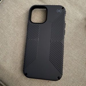 iPhone 12 Pro speck phone case